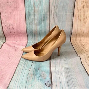 Coach pointy toe nude color pumps